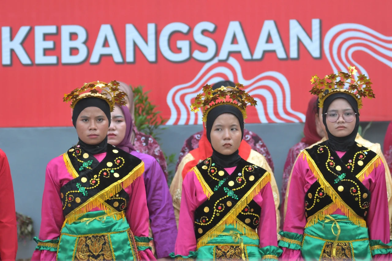 Upacara Pengibaran Bendera...