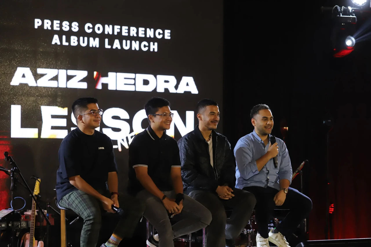 Aziz Hedra Rilis Album...