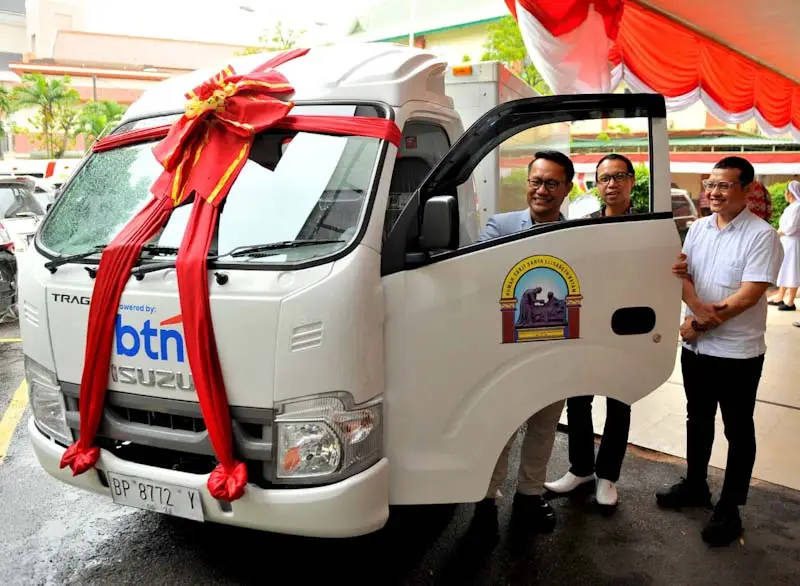 BTN Serahkan Bantuan...