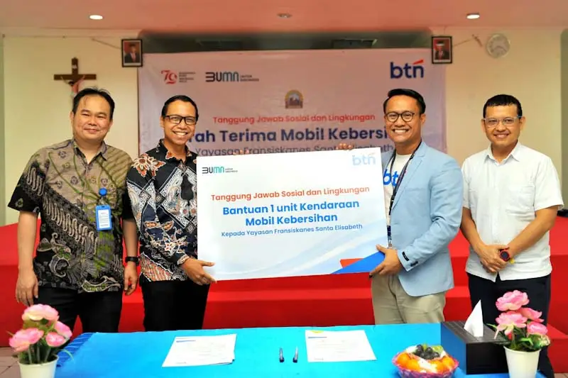BTN Serahkan Bantuan...