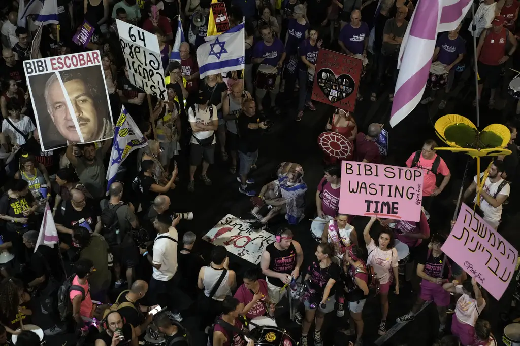 Muak dengan Netanyahu,...