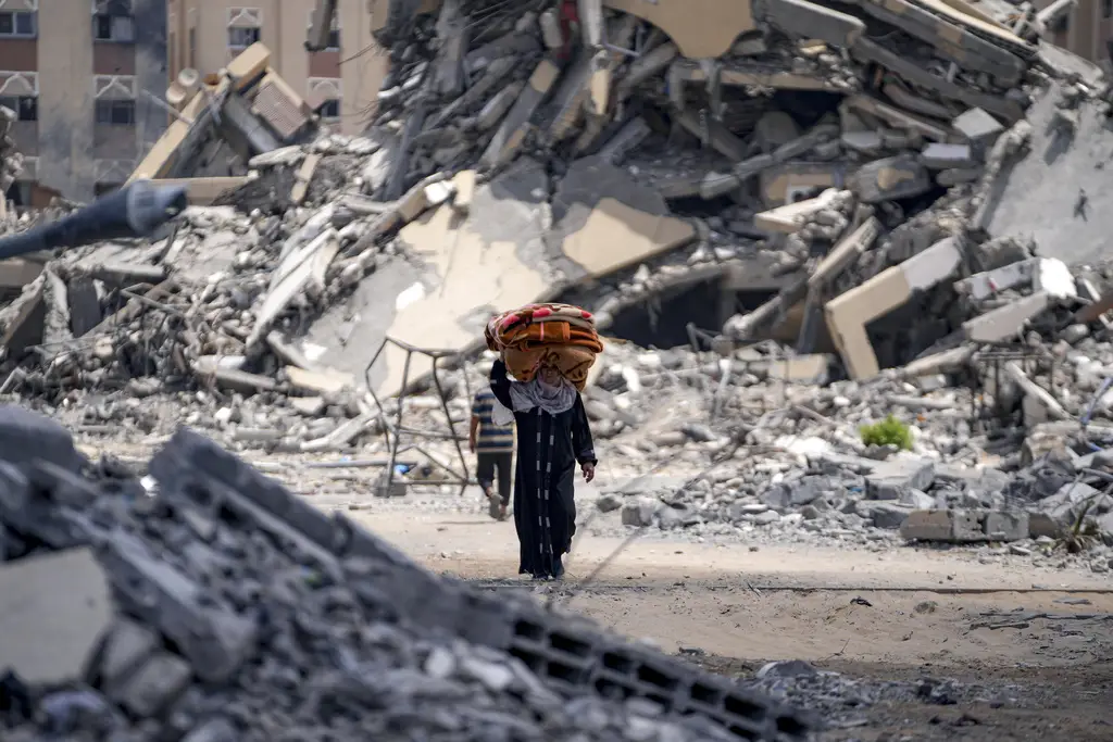 Warga Palestina Melarikan...