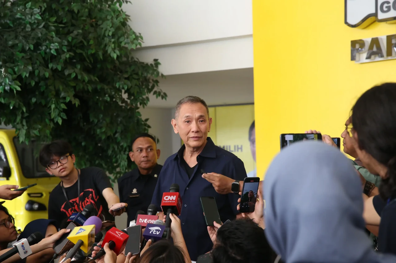 Jusuf Hamka Mengundurkan...