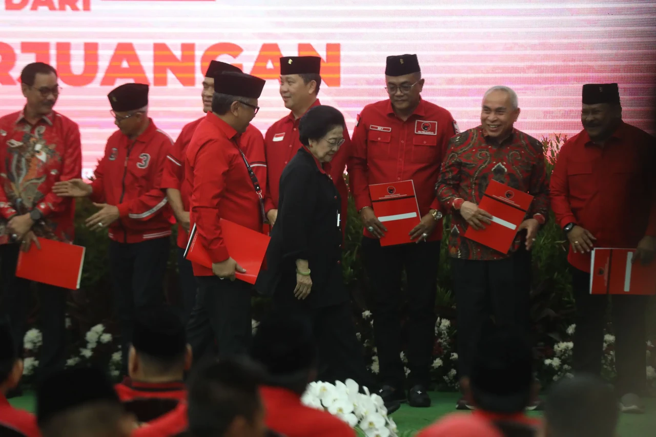PDI Perjuangan Umumkan...