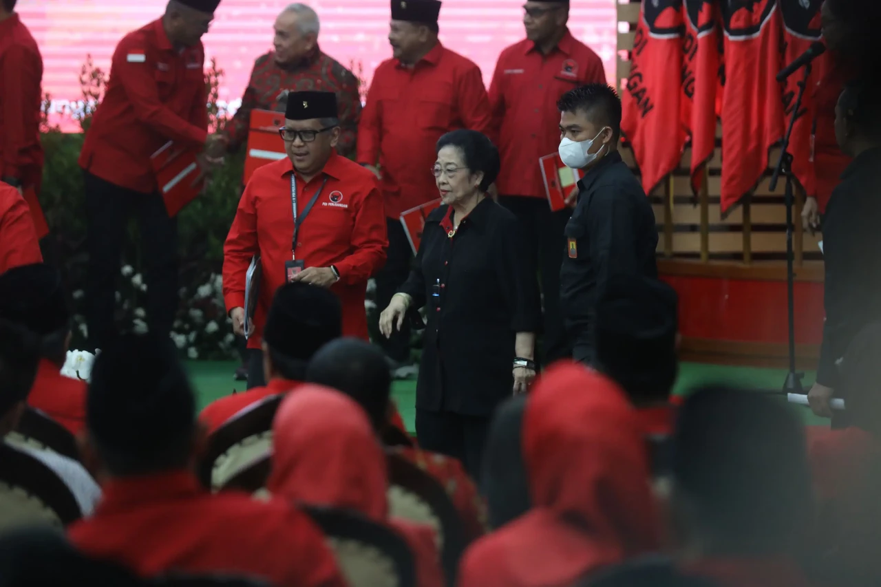 PDI Perjuangan Umumkan...