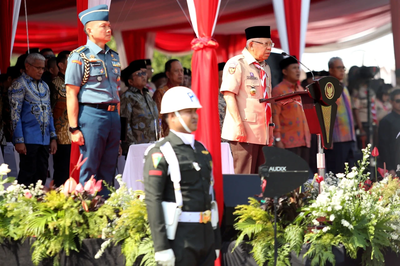 Wapres Maruf Amin Hadiri...