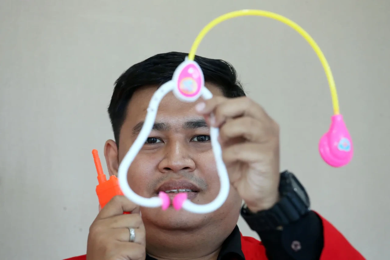 Mahasiswa Untag Surabaya...