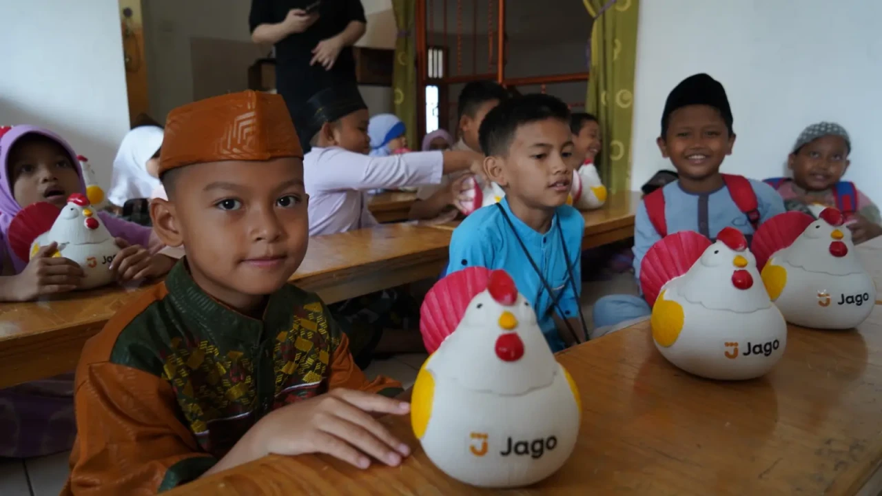 Bank Jago Gencarkan...