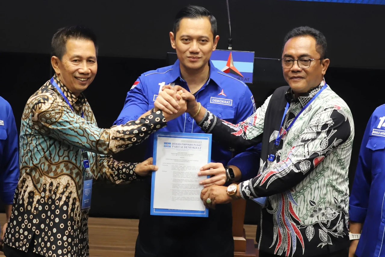 Demokrat Serahkan Rekomendasi...