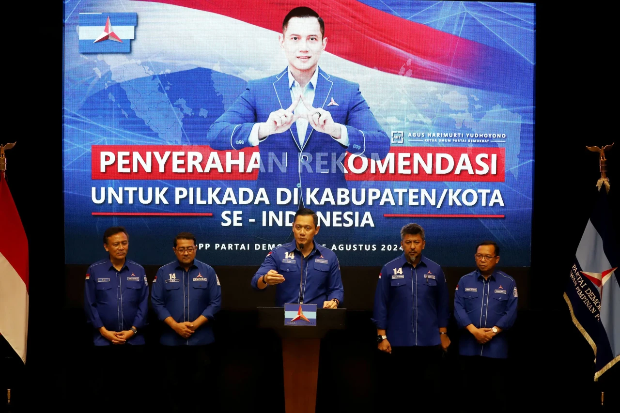 Demokrat Serahkan Rekomendasi...