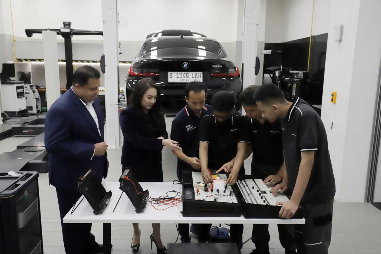 BMW Indonesia Cetak...