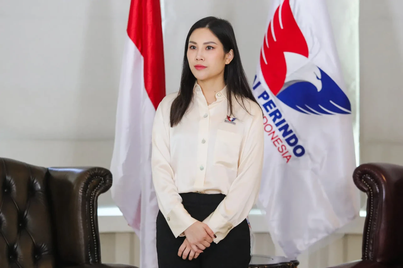 Ketum Perindo Angela...