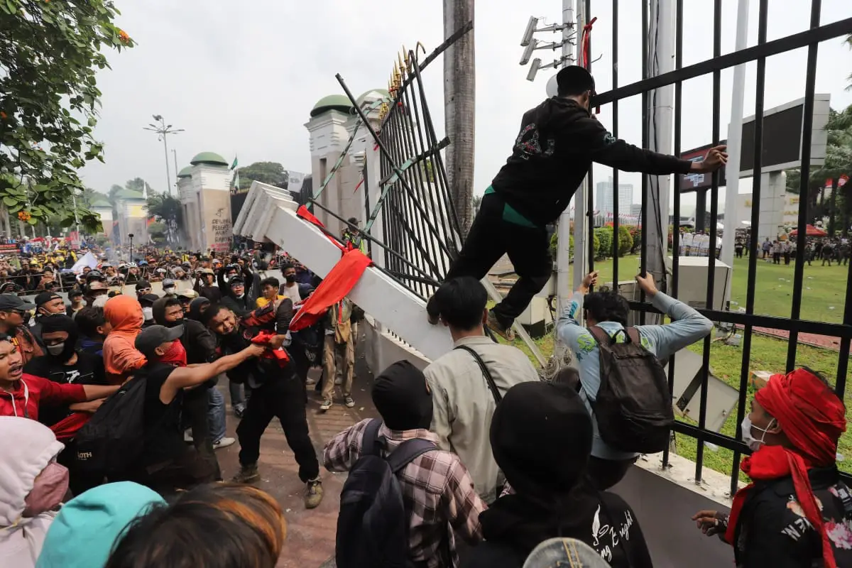 Massa Aksi Berhasil...