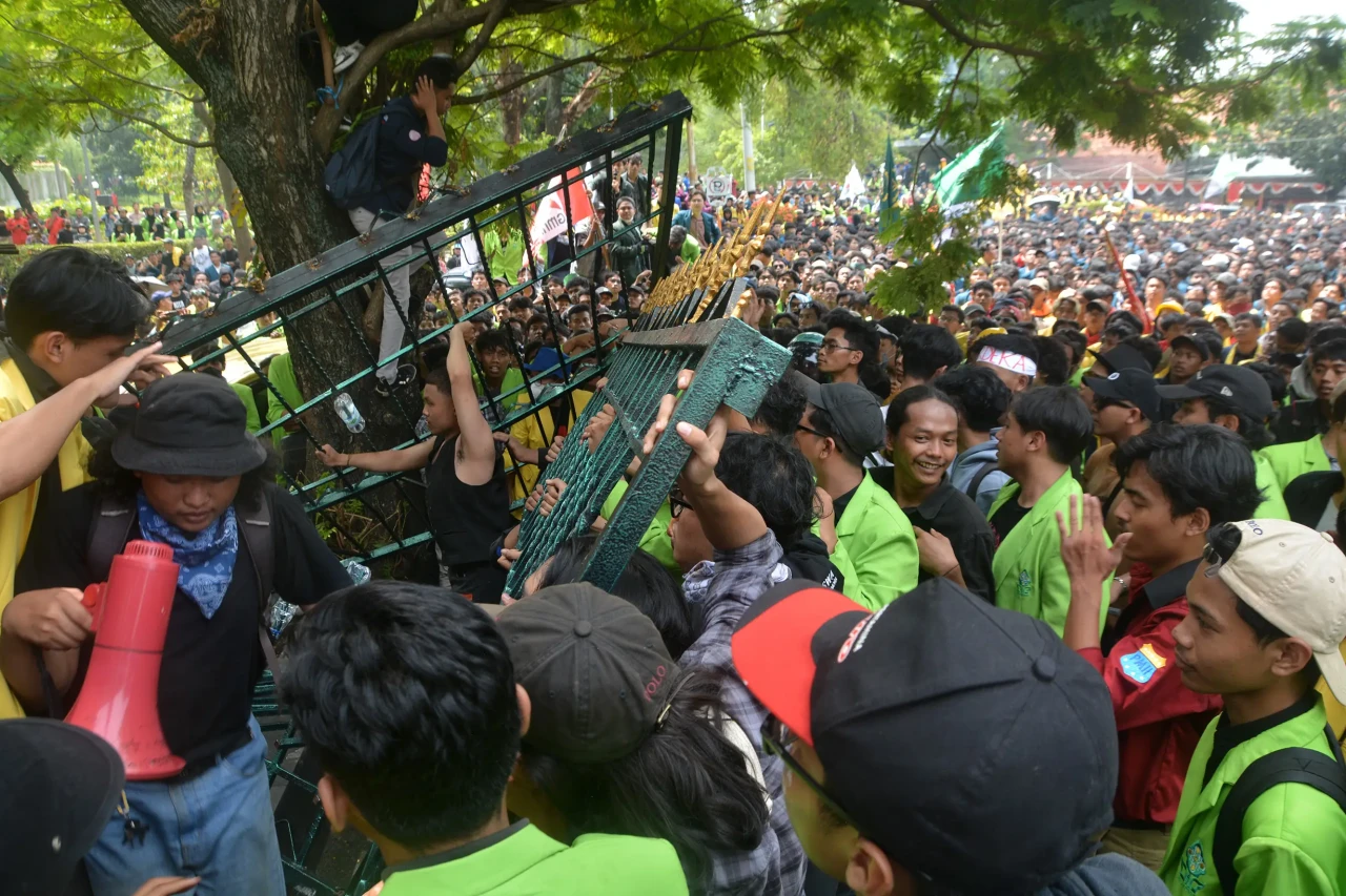 Demo Mahasiswa Semarang...