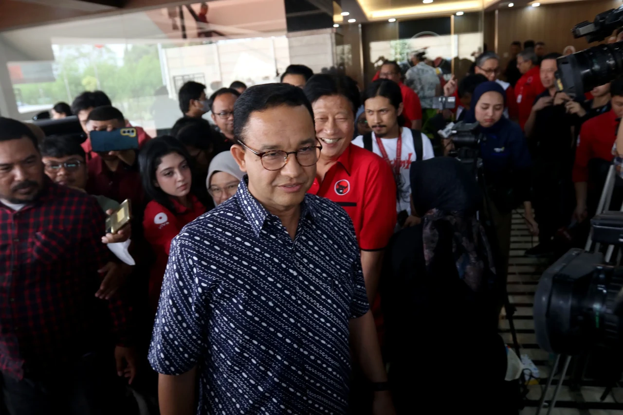 Sambangi DPD PDIP Jakarta,...