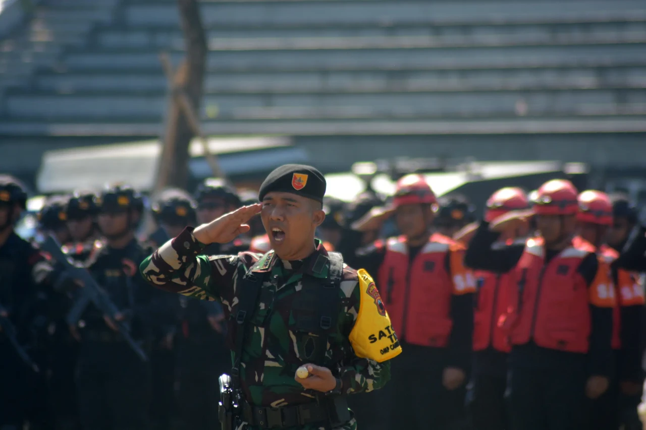 Puluhan Ribu Personel...