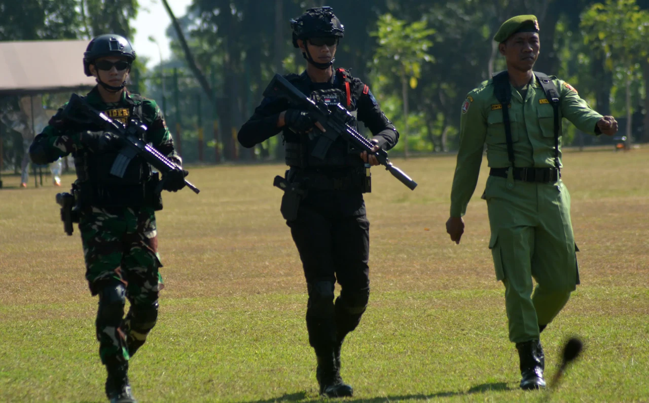 Puluhan Ribu Personel...