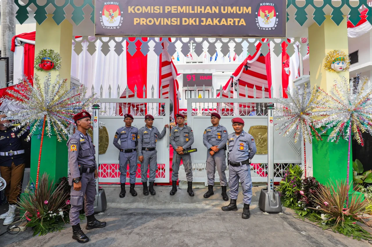 Ornamen Betawi Hiasi...