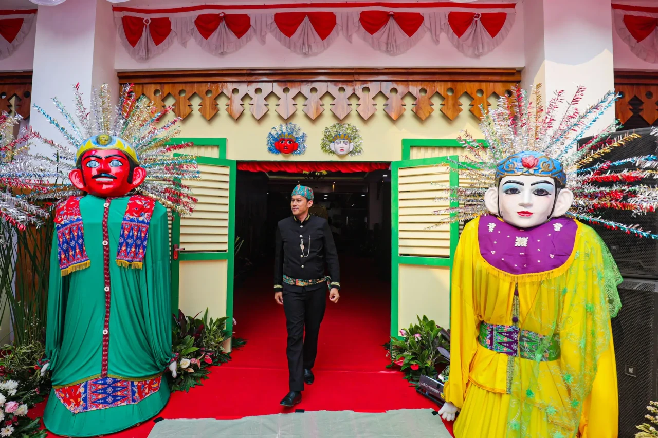 Ornamen Betawi Hiasi...