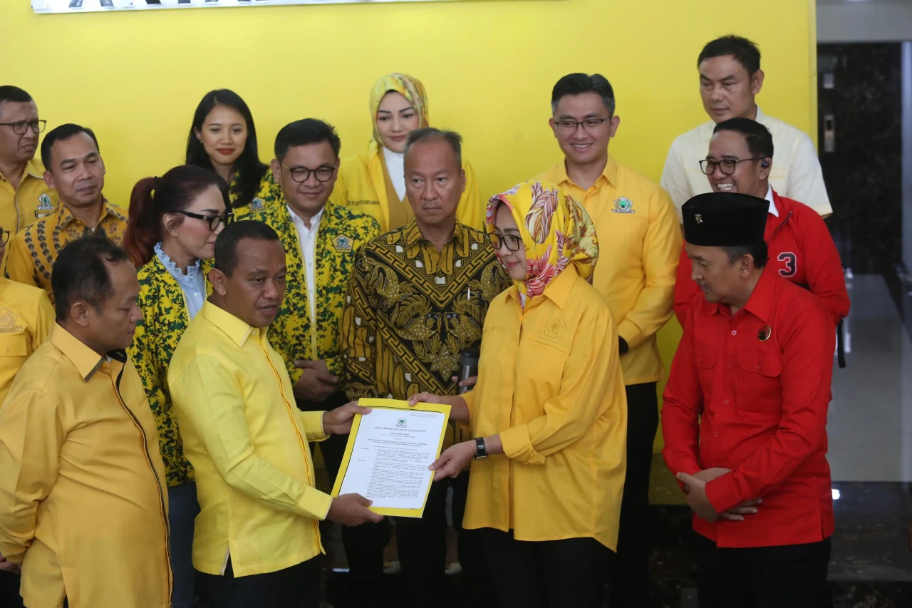 Partai Golkar Alihkan...