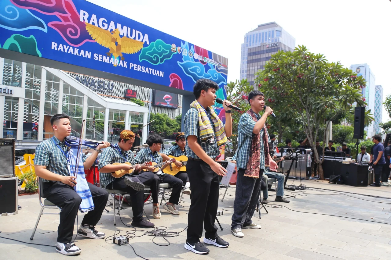 Perkuat Ikatan Antar...