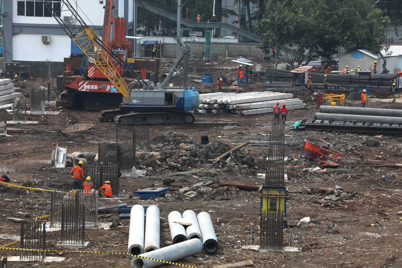 Perluasan Stasiun Tanah...