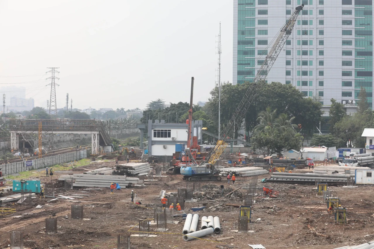 Perluasan Stasiun Tanah...
