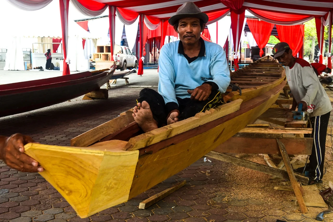 Potret Pembuatan Perahu...