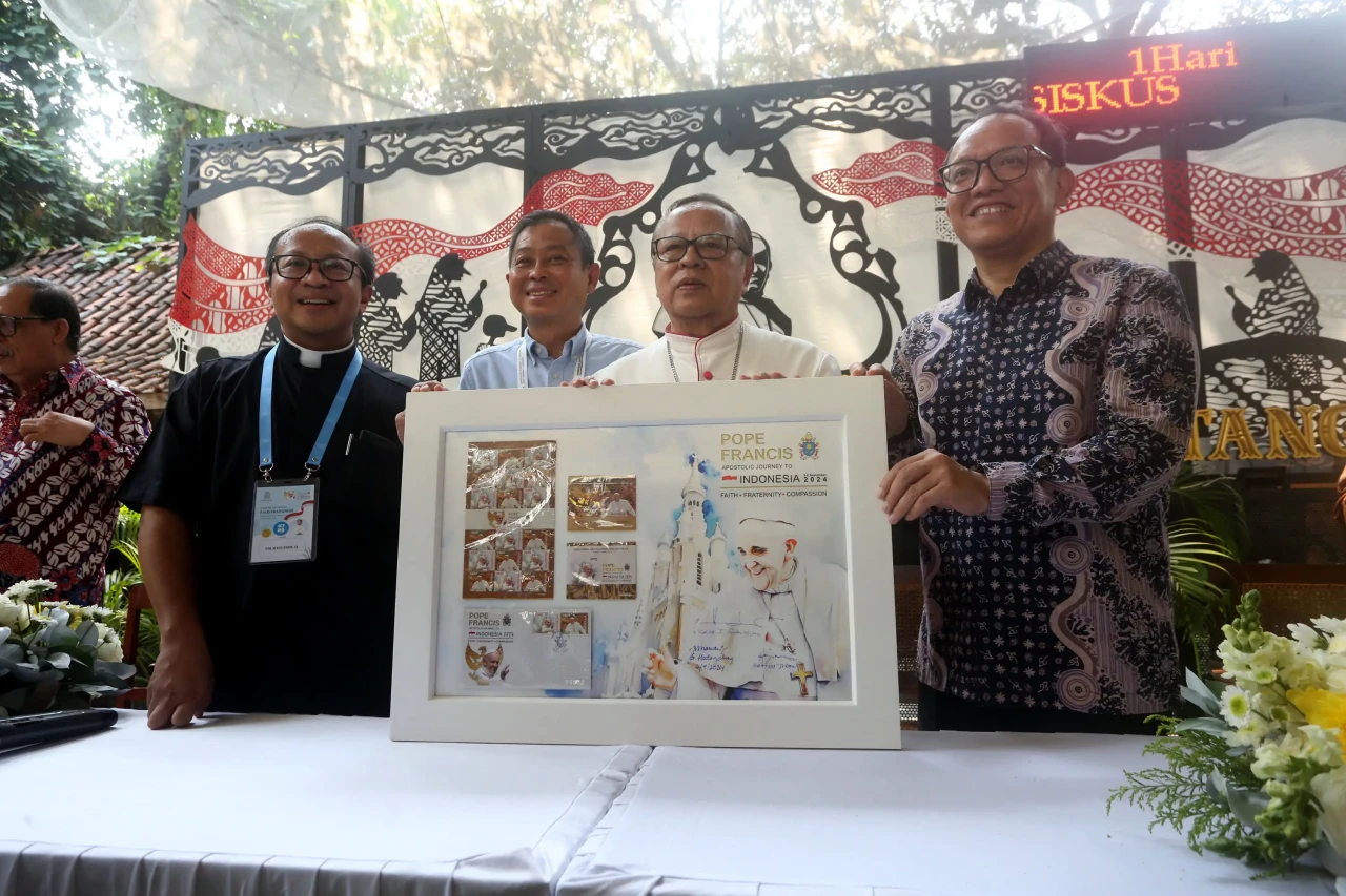 Perangko Edisi Spesial...
