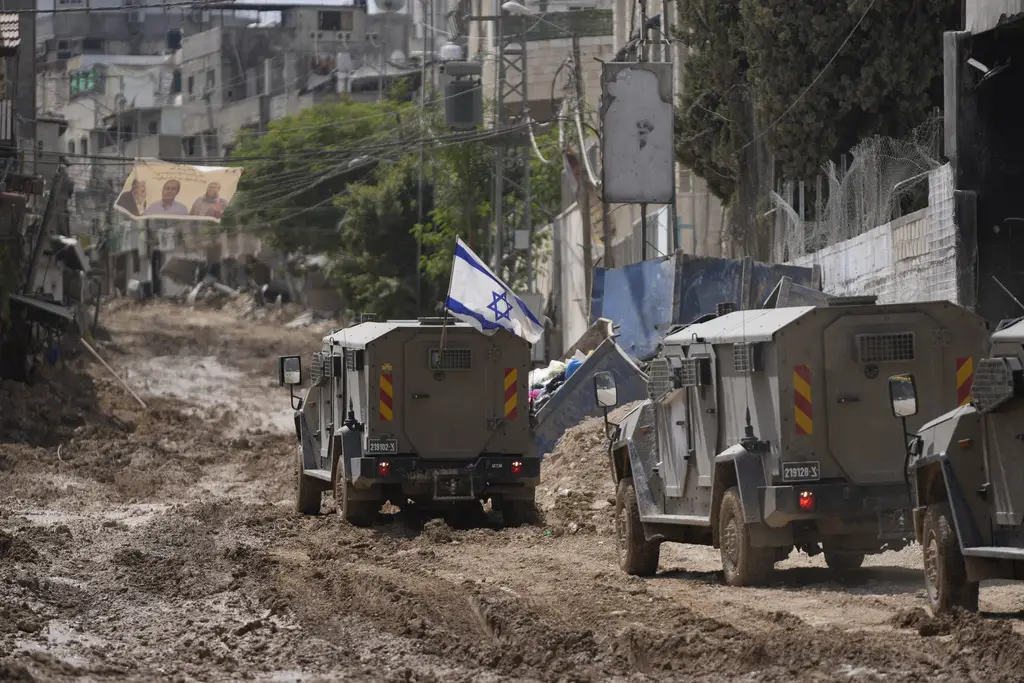 Militer Israel Gelar...