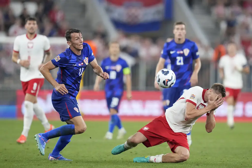 Gol Luka Modric Bawa...