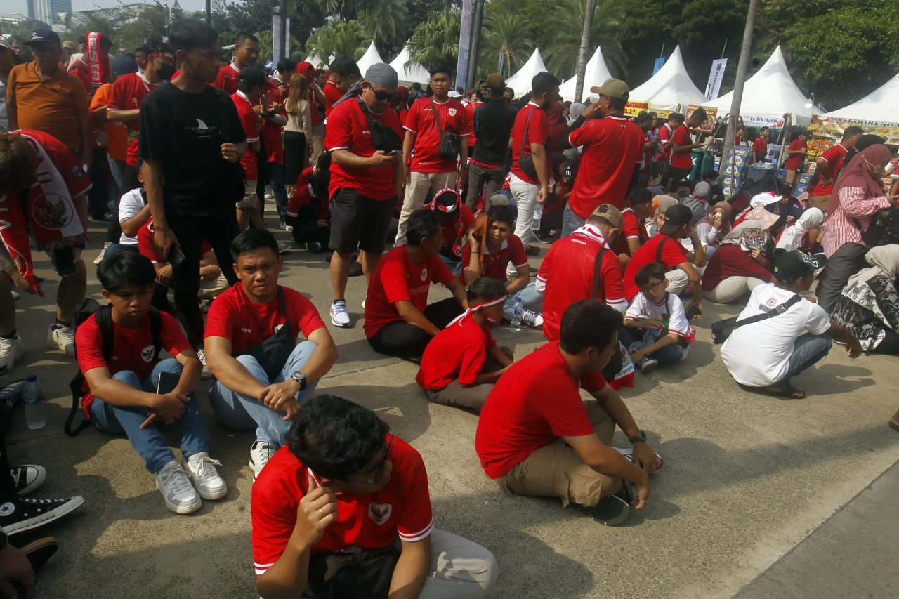 Menyala! Suporter Timnas...