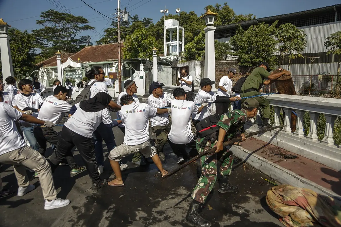 Bulan Bersih Surakarta,...