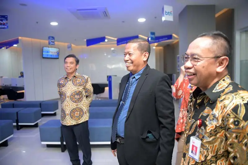 Jalin Kerja Sama dengan...