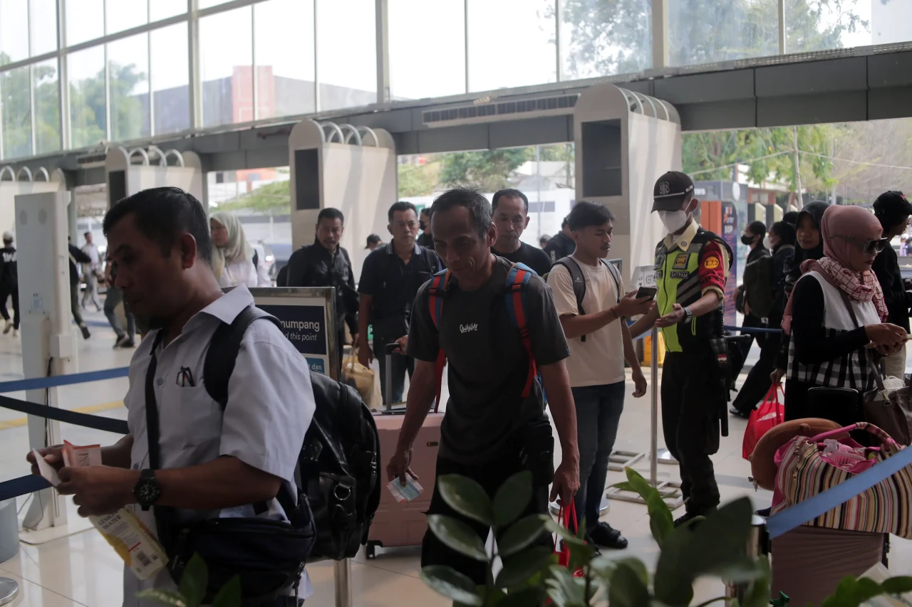 Peningkatan Jumlah Penumpang...