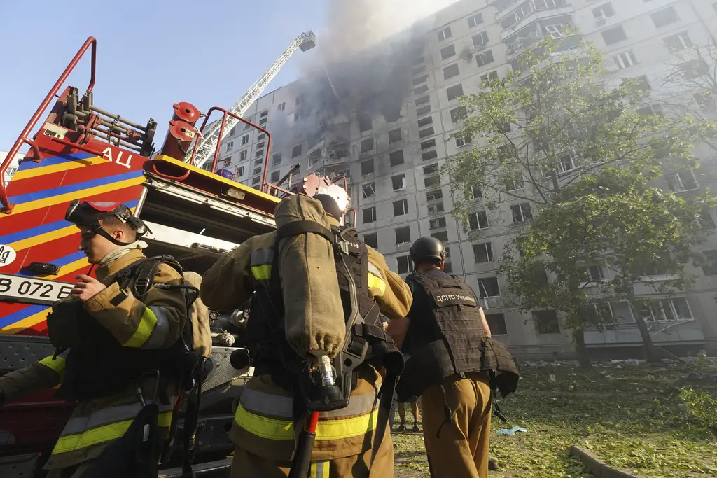Bom Rusia Hantam Apartemen...