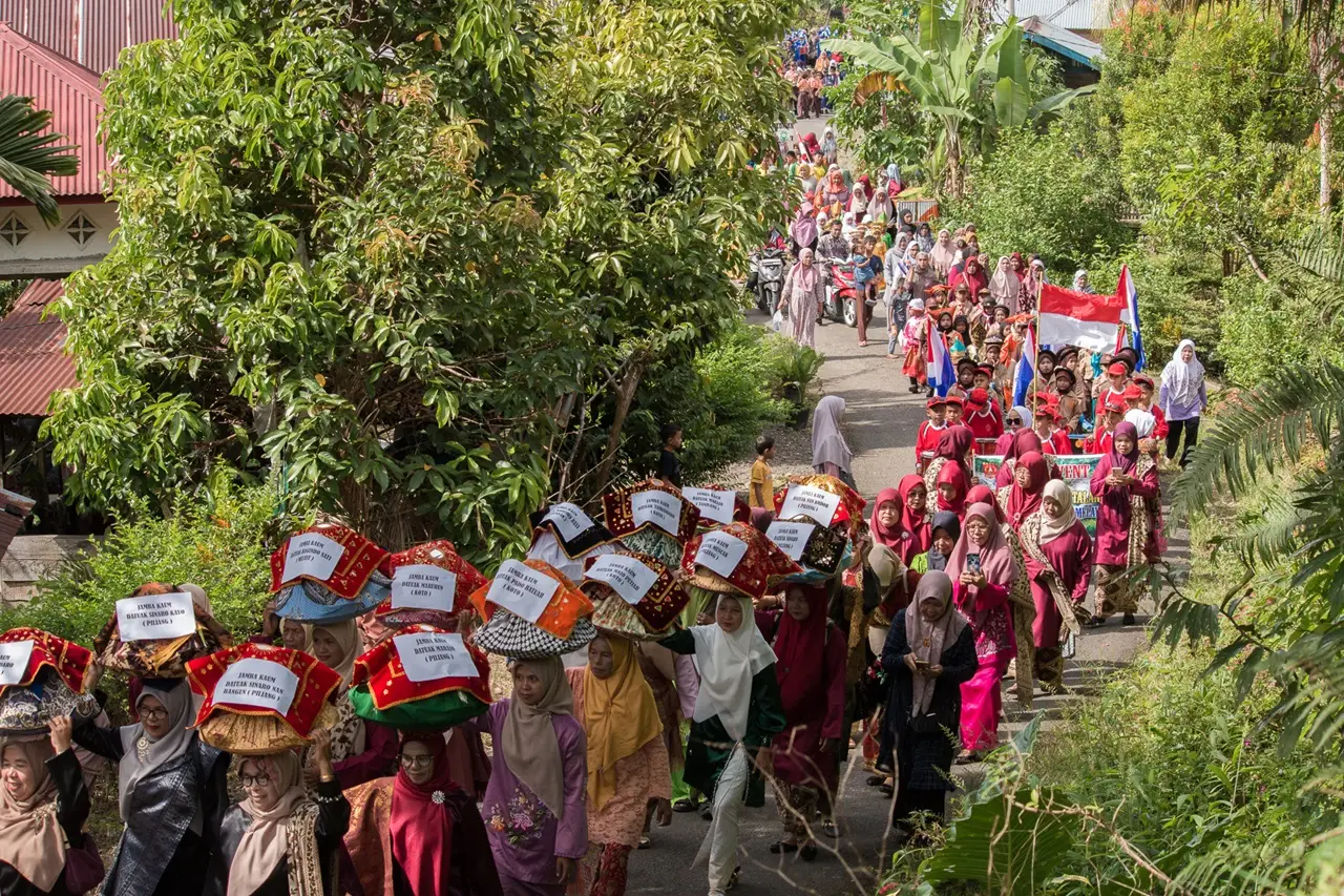 Kemeriahan Festival...