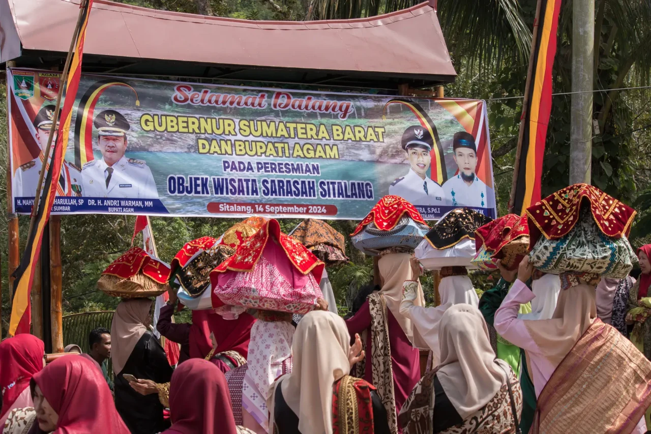 Kemeriahan Festival...