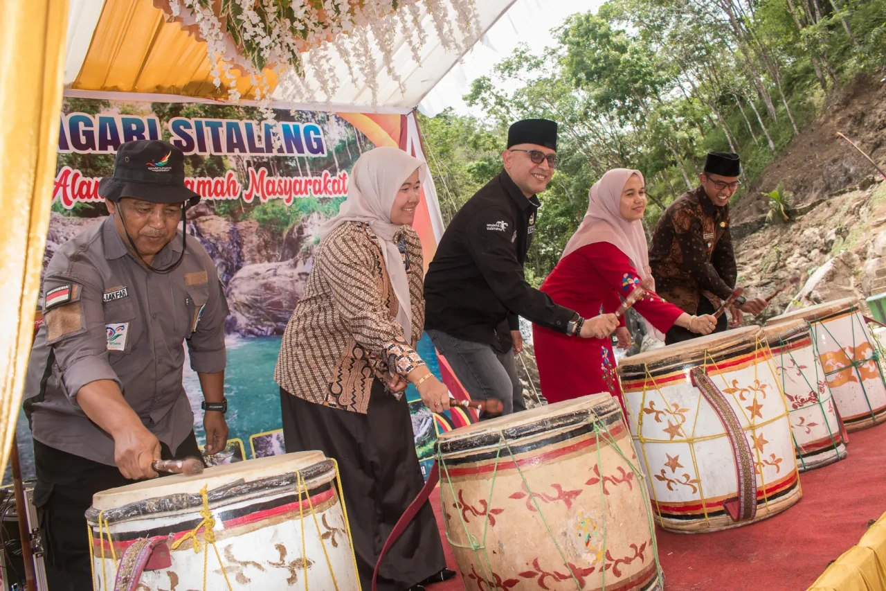 Kemeriahan Festival...