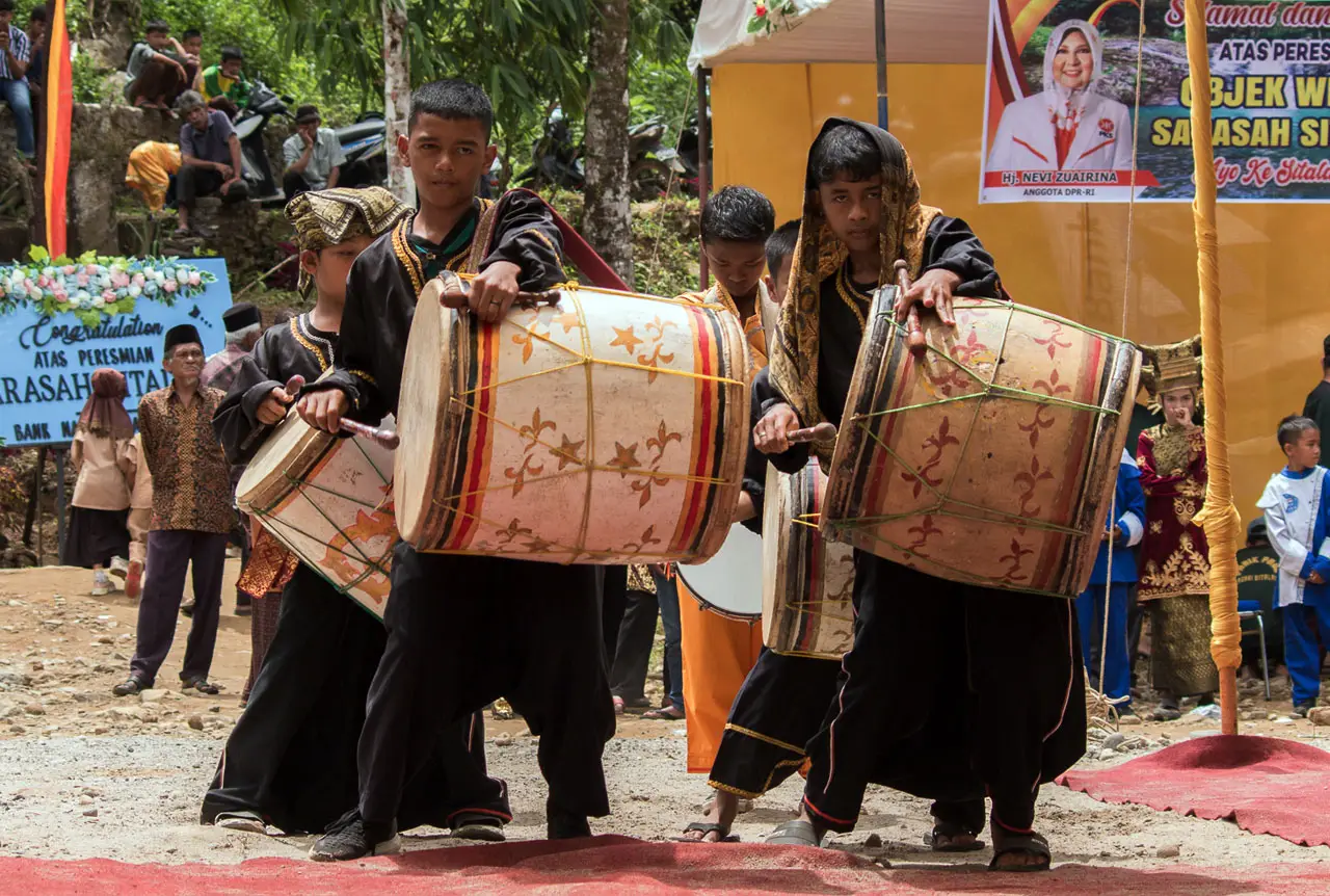 Kemeriahan Festival...