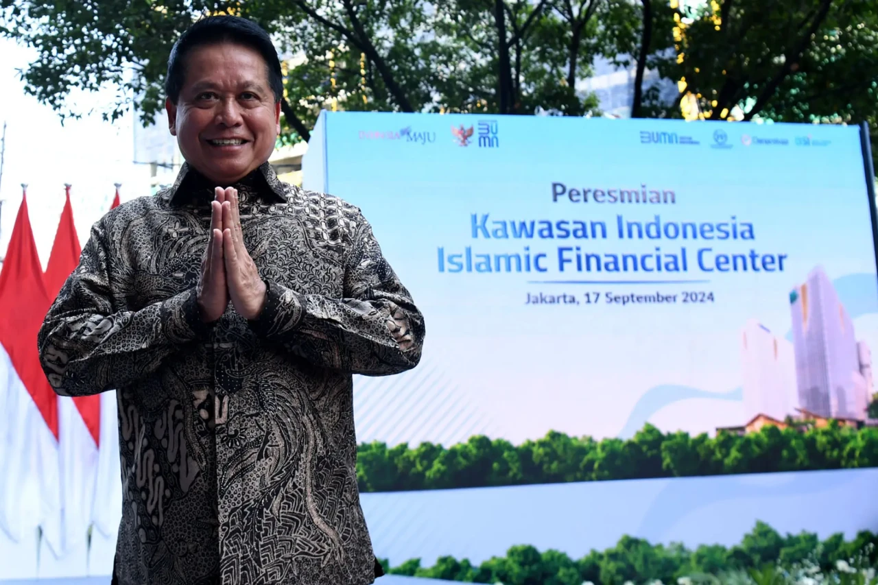 Presiden Jokowi Resmikan...