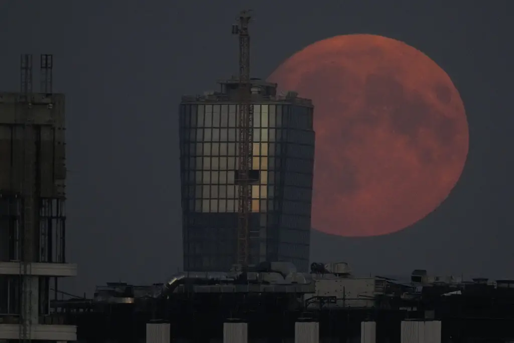 Pesona Supermoon Memikat...