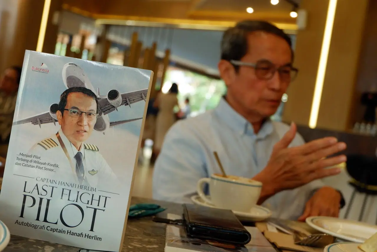The Last Flight Pilot,...