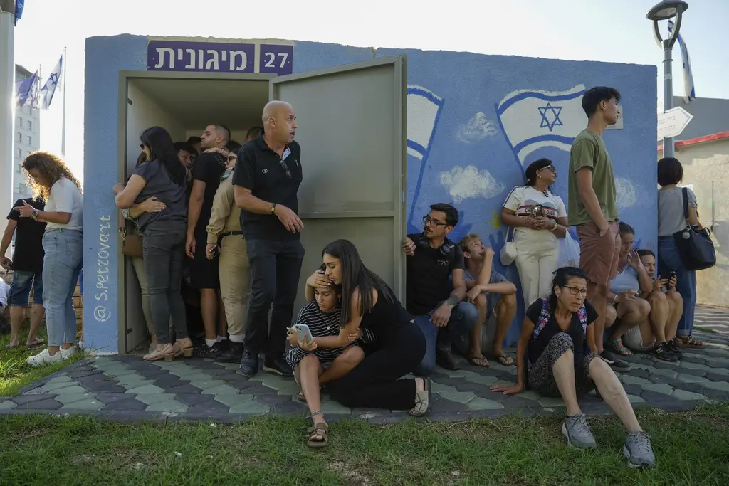 Warga Israel Terbirit-birit...