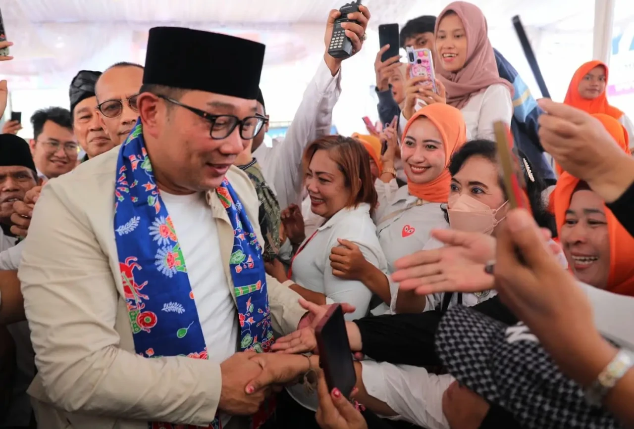Puluhan Kelompok Relawan...