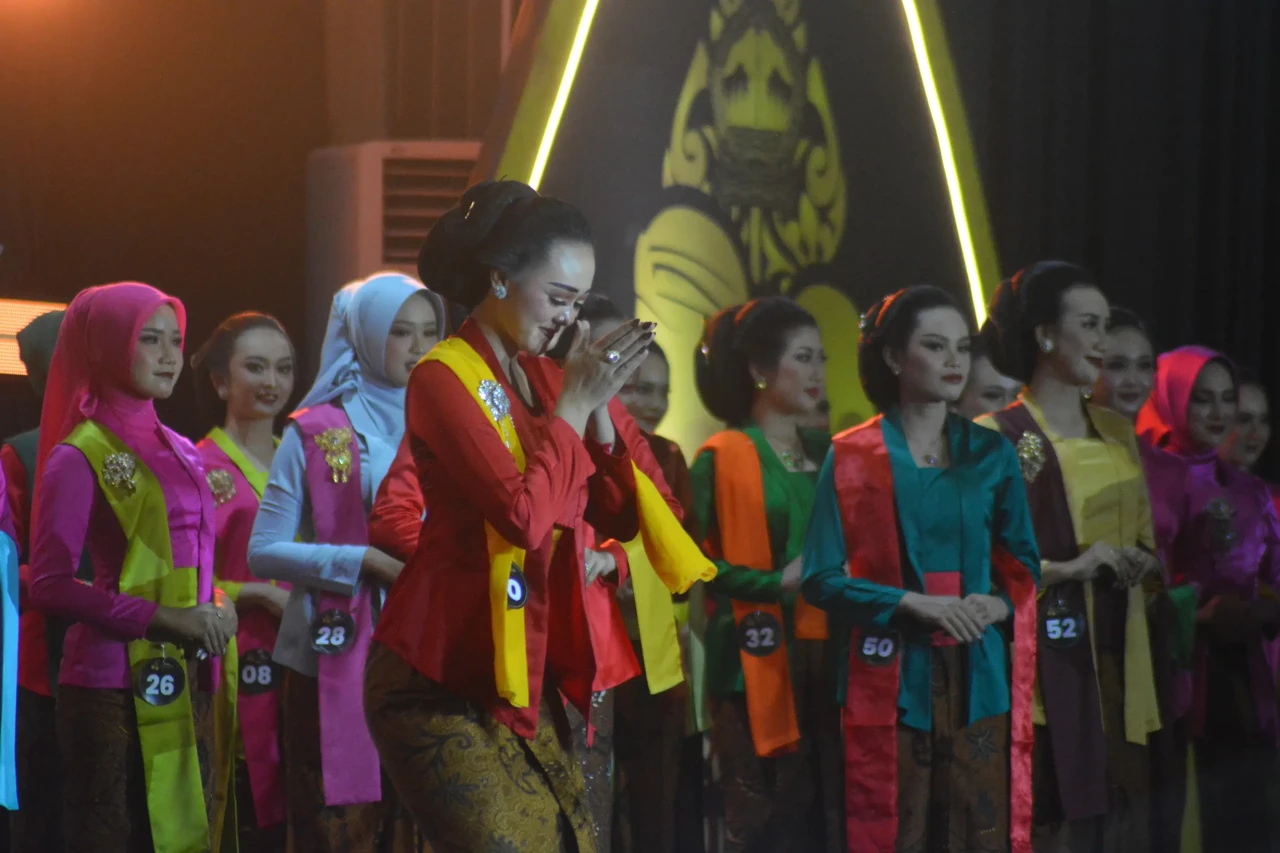 Senyum Semringah Finalis...