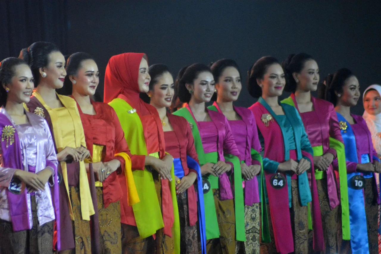 Senyum Semringah Finalis...