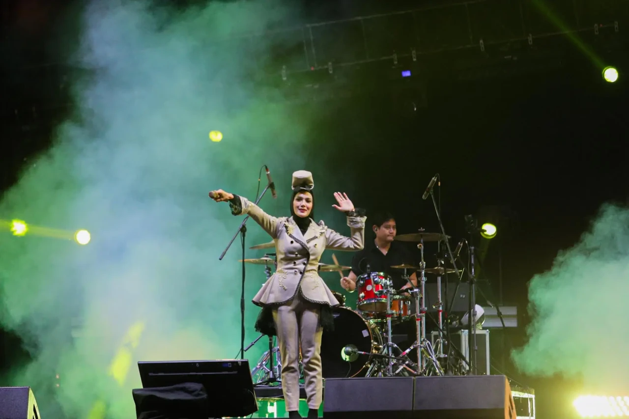 Mulan Jameela Hebohkan...