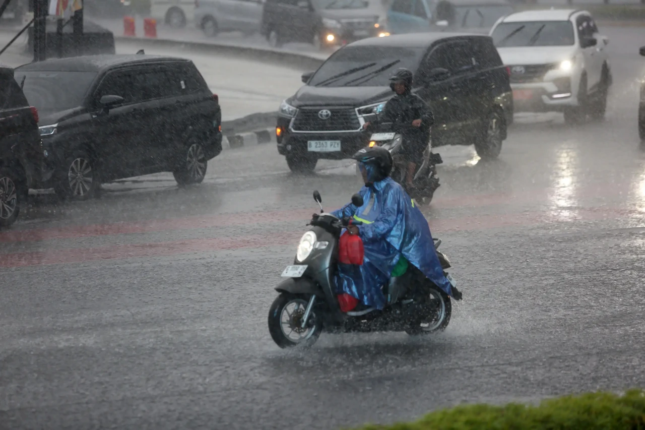 Potret Jakarta Diguyur...