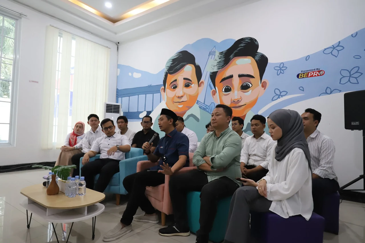 TKN Fanta Luncurkan...